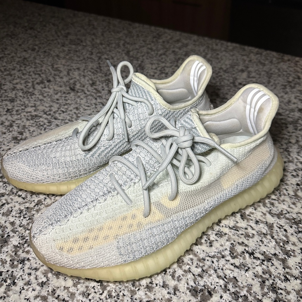 Yeezy Boost 350 V2 Sneakers